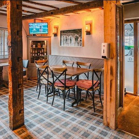 Appartamento Charming 1-Bed Loft In Caerleon Newport  Esterno foto