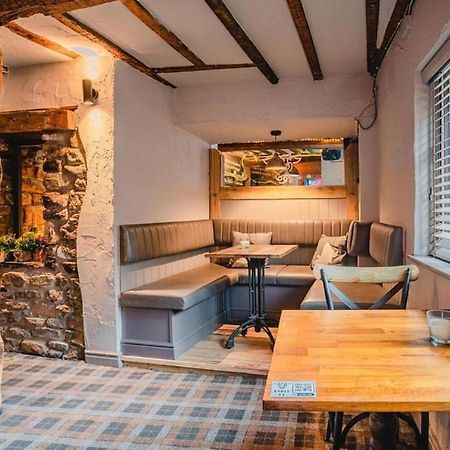 Appartamento Charming 1-Bed Loft In Caerleon Newport  Esterno foto