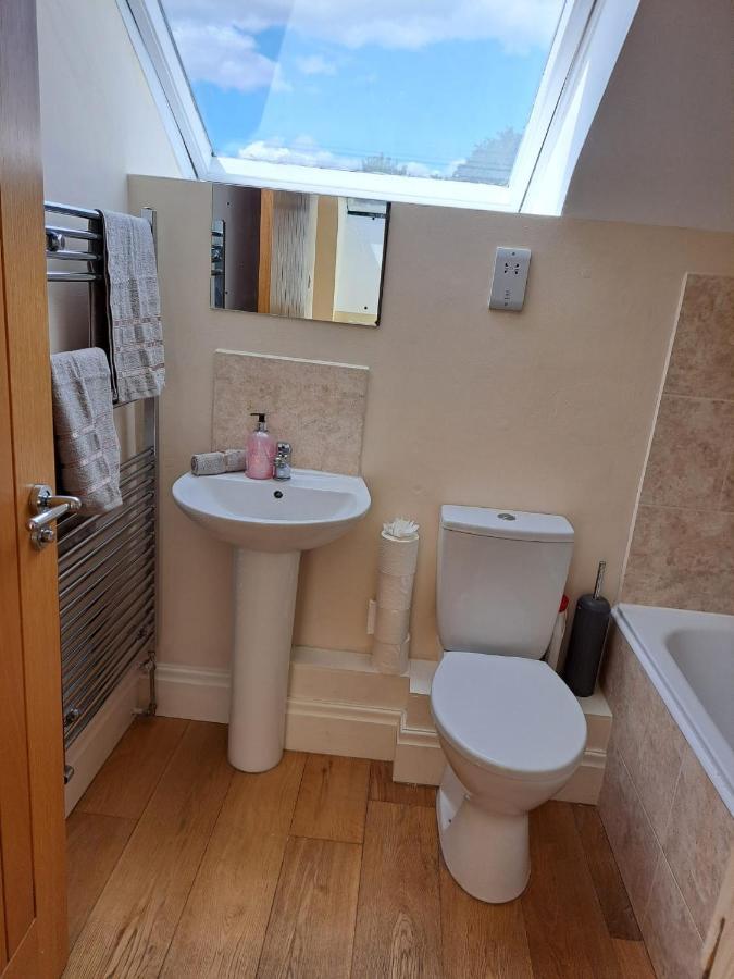 Appartamento Charming 1-Bed Loft In Caerleon Newport  Esterno foto
