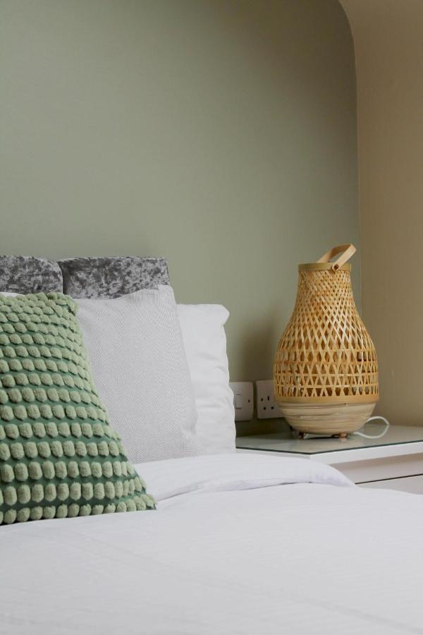 Appartamento Charming 1-Bed Loft In Caerleon Newport  Esterno foto