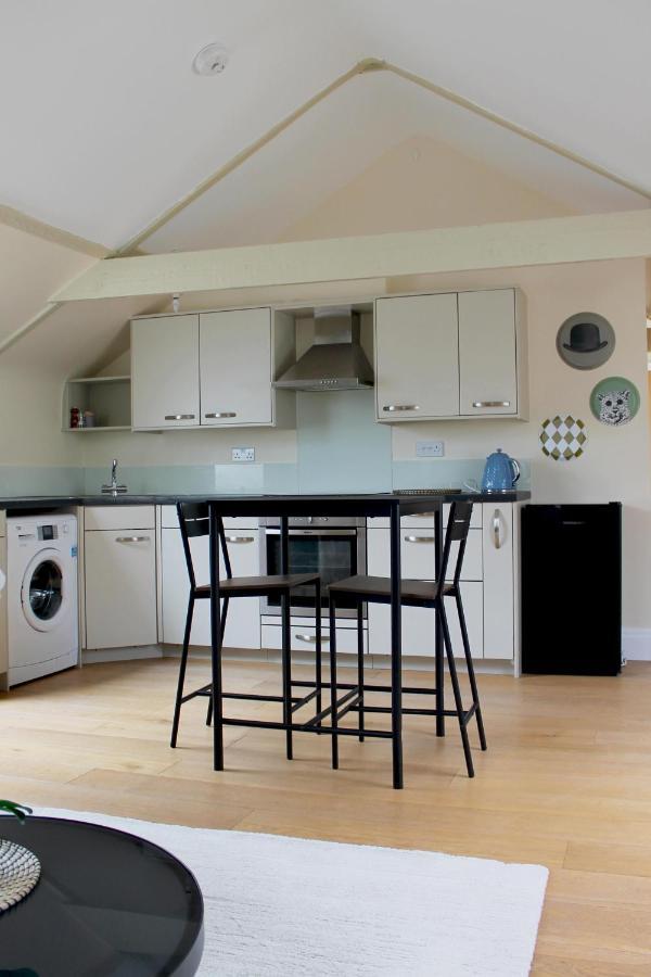 Appartamento Charming 1-Bed Loft In Caerleon Newport  Esterno foto