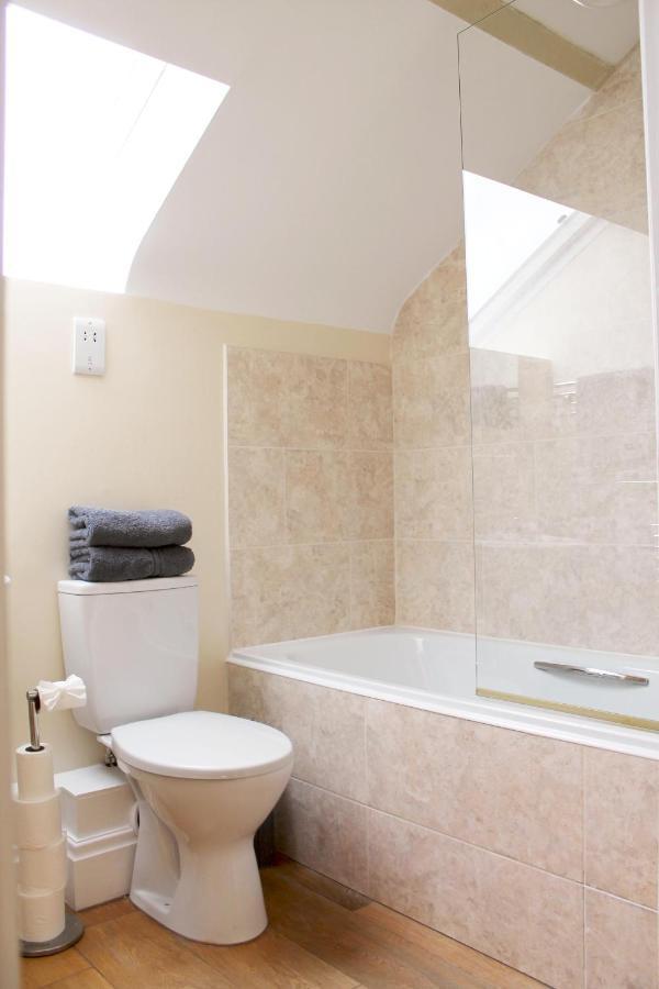 Appartamento Charming 1-Bed Loft In Caerleon Newport  Esterno foto