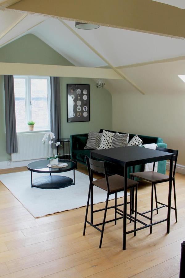 Appartamento Charming 1-Bed Loft In Caerleon Newport  Esterno foto